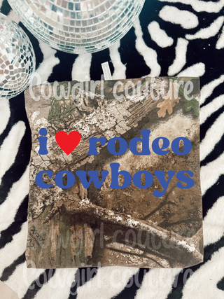 I ❤️ rodeo cowboys graphic tee